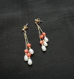 Cute vintage  14K solid gold earring