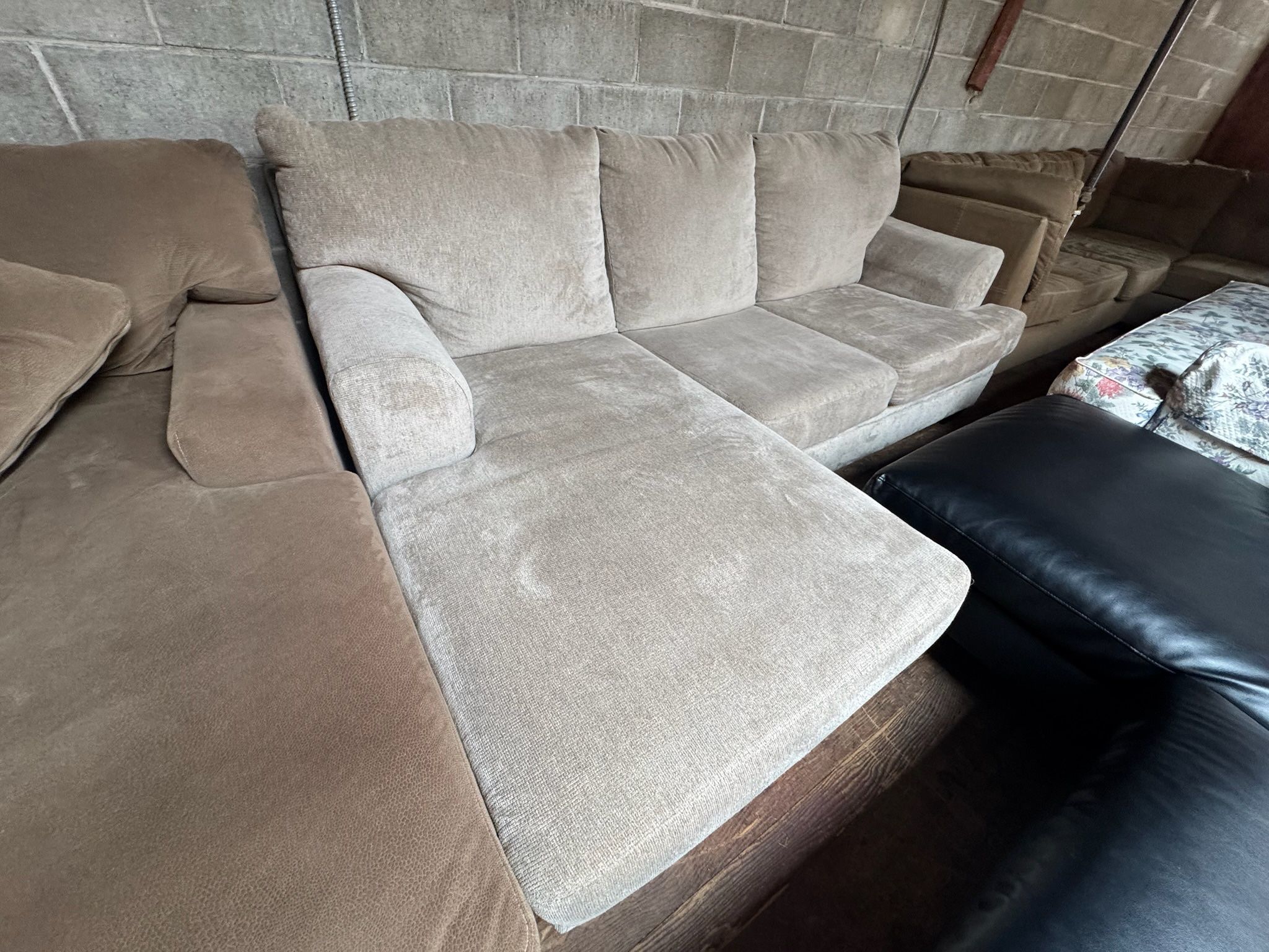 Sectional Couch (WE DELIVER)