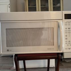 GE Profile Spacemaker XL 1800 Microwave Oven