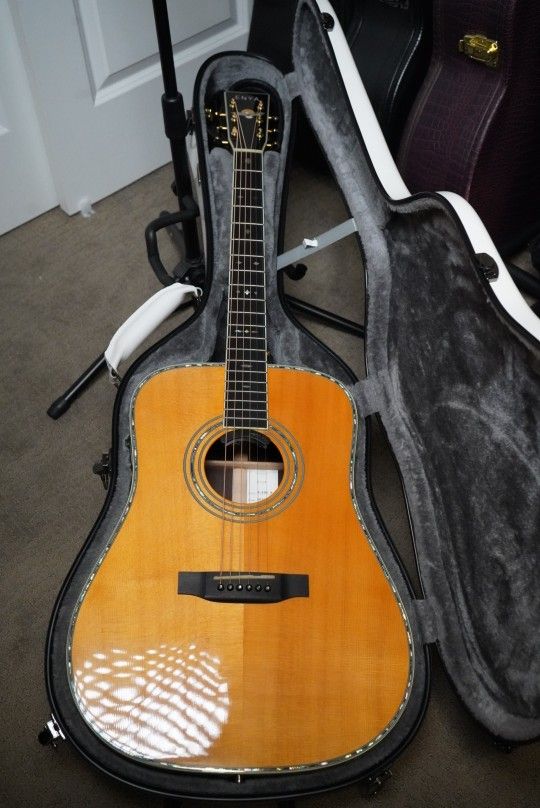 Enya TransAcoustic T-10SD Solid Spruce AcousticPlus® Guitars