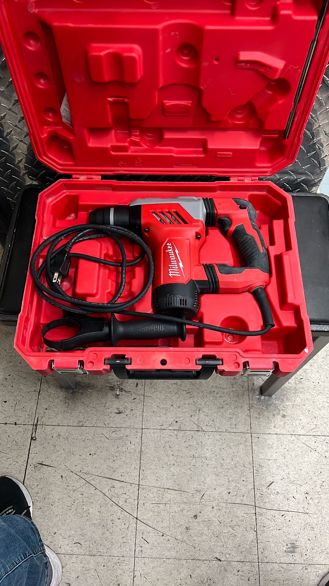 Milwaukee 5268-21 1 1/8” SDS Plus Rotary Hammer Drill