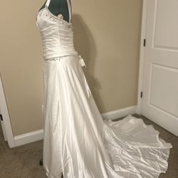 NWT! Sophia Tolli Wedding Dress…size 14