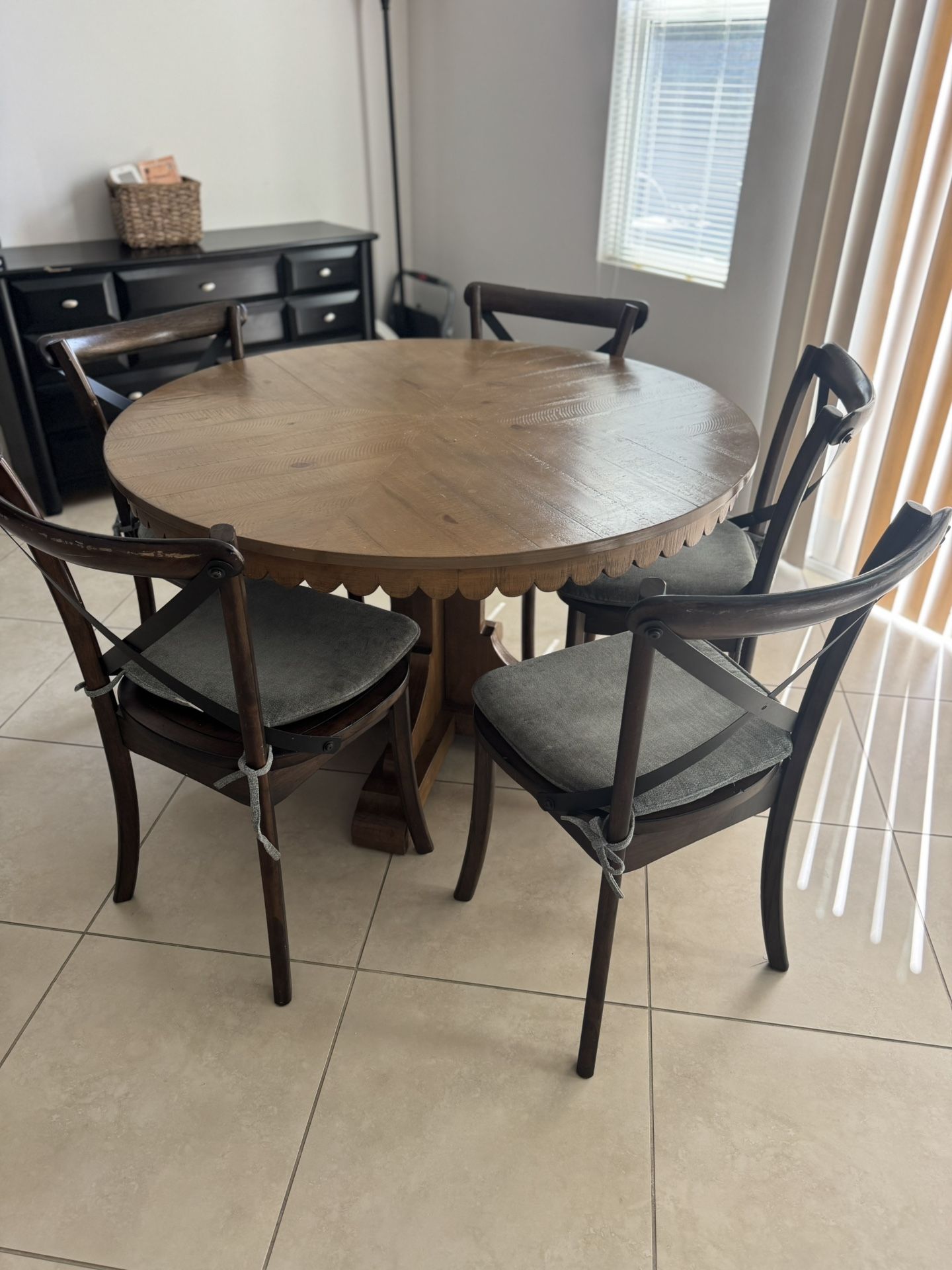 Round Dining Table 48” And Chairs
