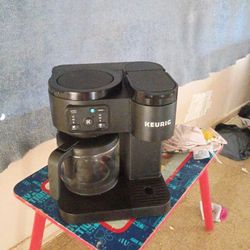 KEURIG DUO COFFE MAKER 