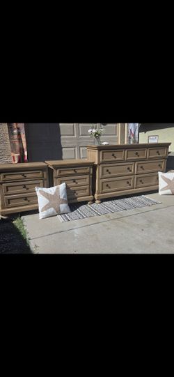 Bedroom Dresser Set