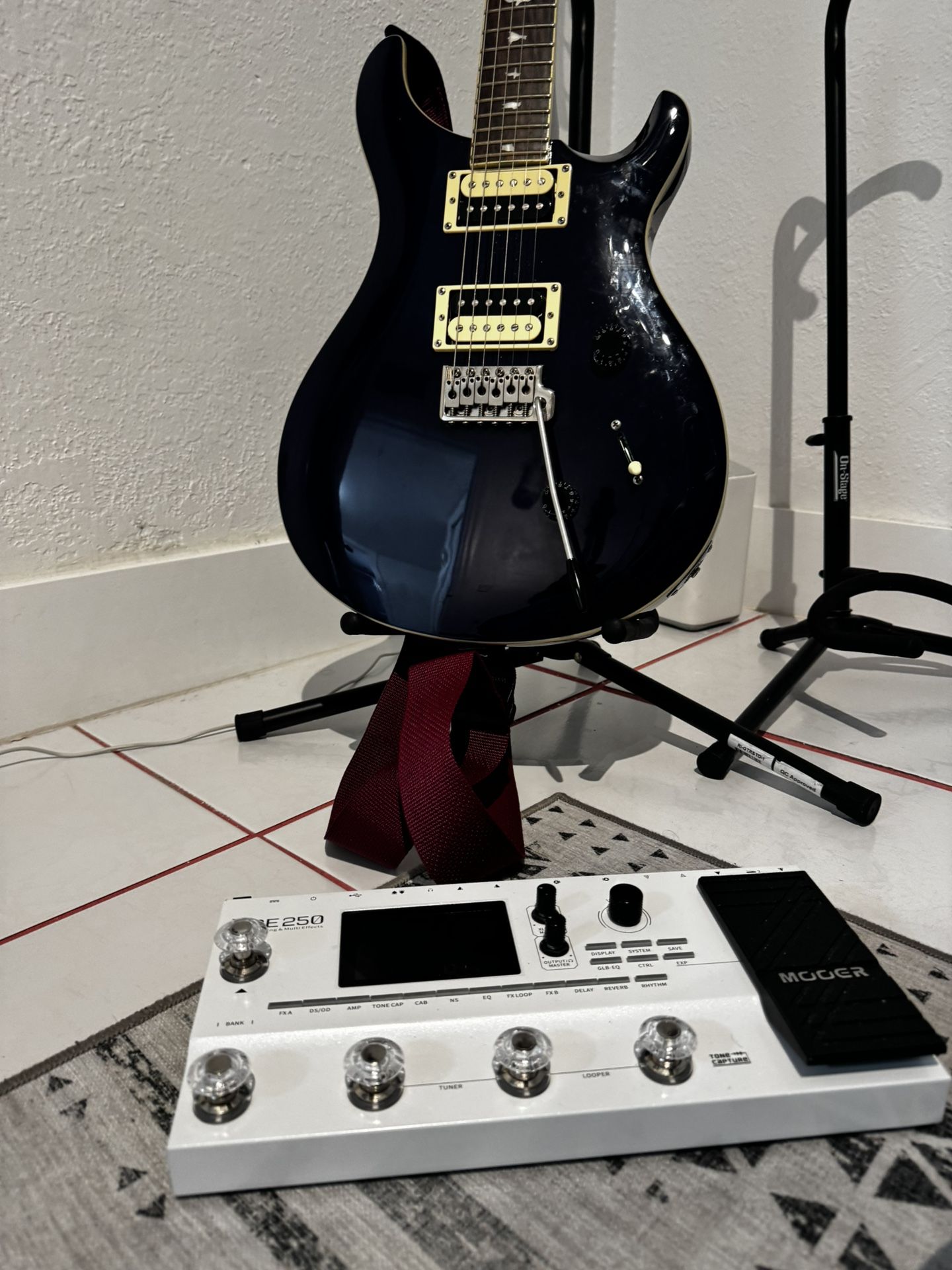 Standard PRS guitar, Mooer GE 250
