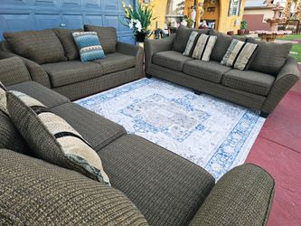 Beautiful Living Room 3 Pcs Furniture With Pillows Totally Deep Clean And Good Condition No Stains No Smell Modern Furniture