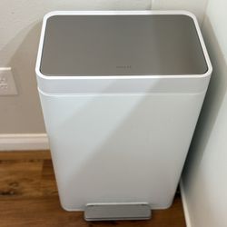 White Trash Can 