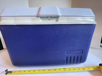 Rubbermaid Cooler