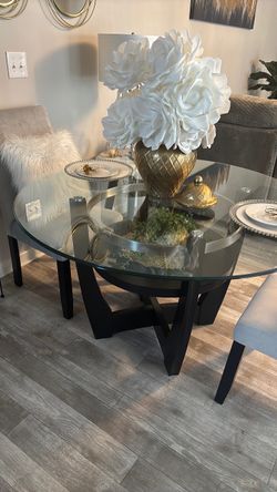 Dining Room Table Set (4 Chairs)