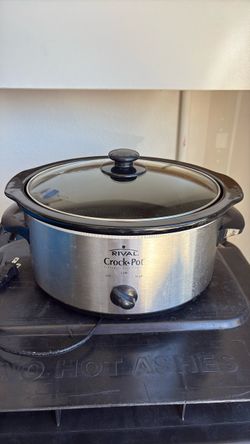 Rival crockpot, stoneware, slow cooker 3 .5  quart