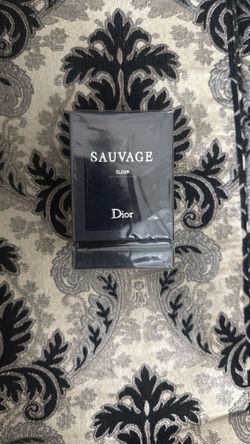 DIOR SAVAGE ELIXR AMAZING SMELLING COLOGNE PRICE IS NEGOTIABLE ‼️‼️