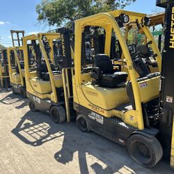 Truck Load Of 3500lbs Forklifts In Excellent Condition 