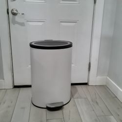 White Trash can 