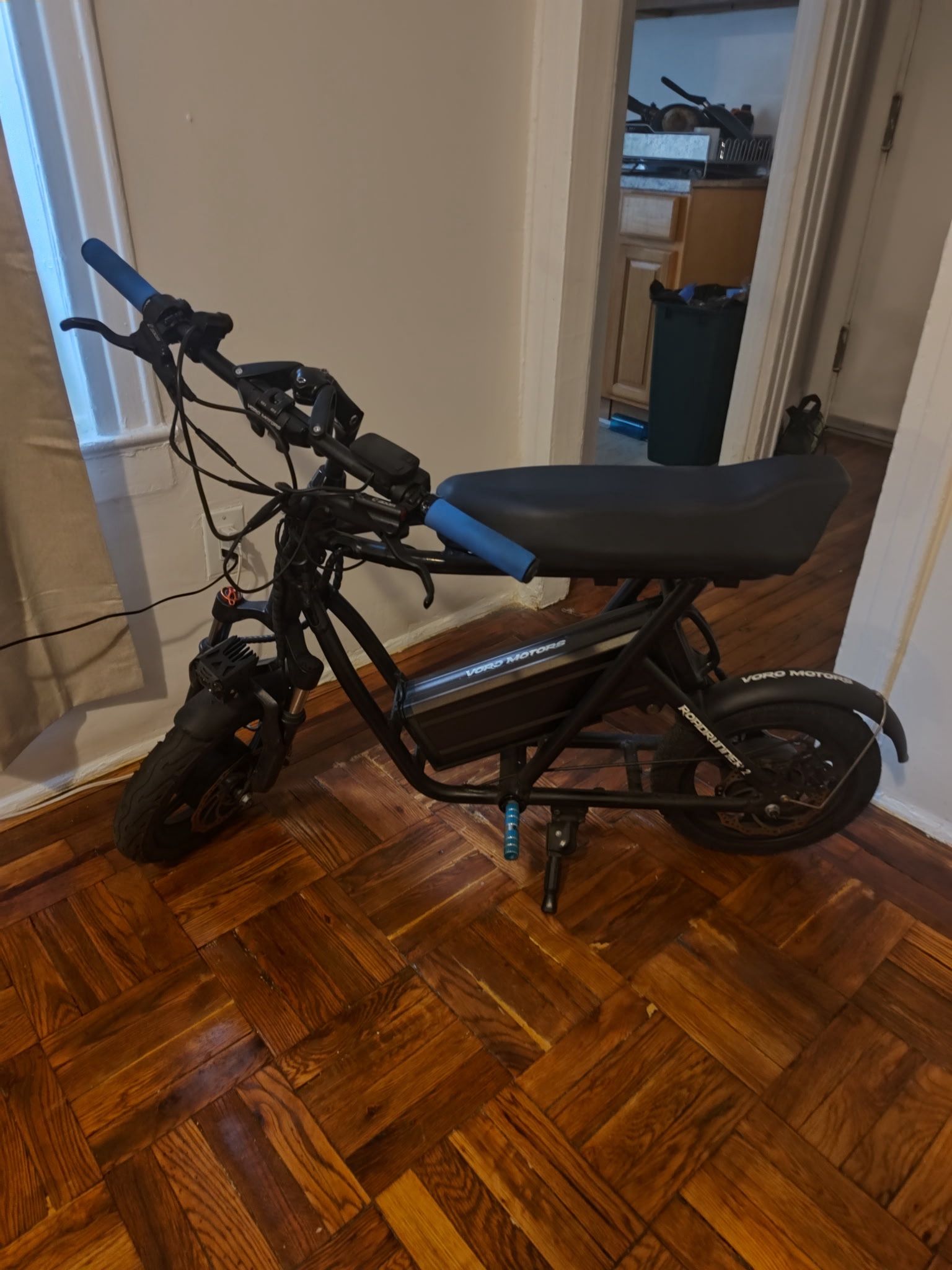 Scooter About 2000 miles Roadrunner V2