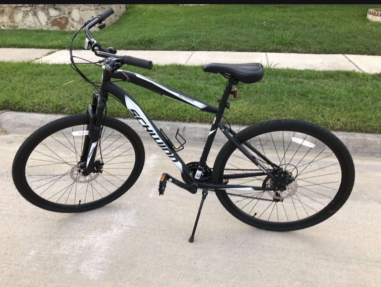 Schwinn Glenwood Hybrid Bike, 21 speeds, 700c wheel, black, mens style