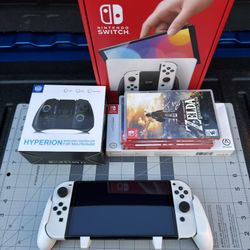 Nintendo Switch Oled  Bundle 🍄 Mint Like New Condition!
