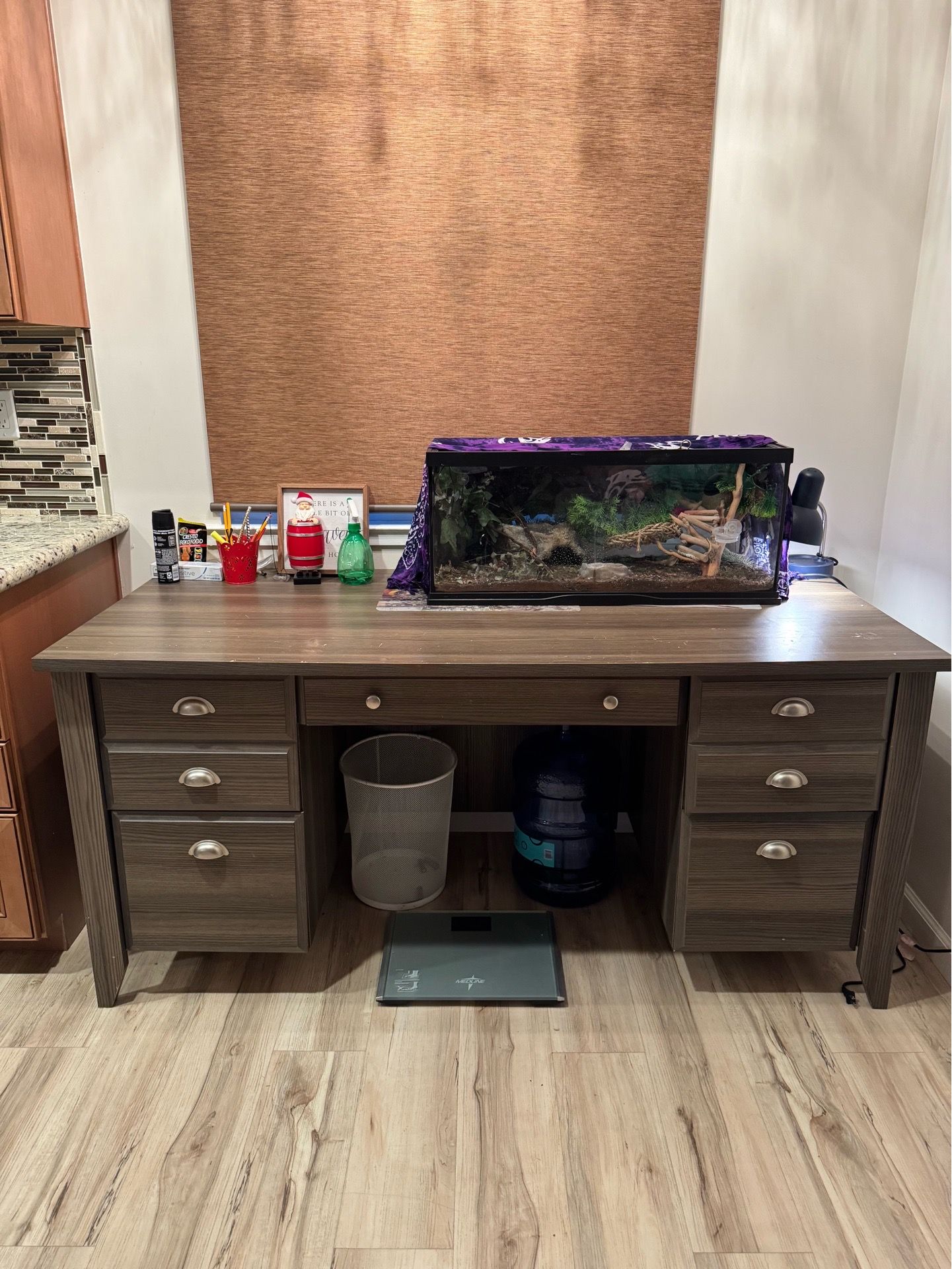 Computer desk