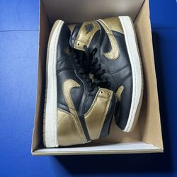 Jordan 1 Black Metallic Gold VNDS OG ALL SZ 11