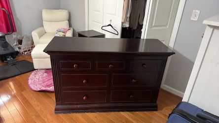 Bedroom dresser