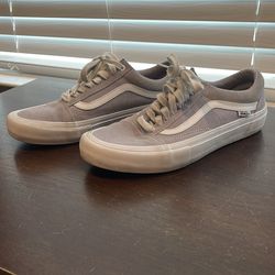 Men’s size 8/Women’s size 9 Vans