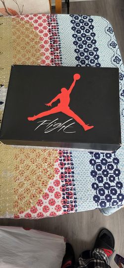 NIKE AIR JORDANS - 4 RETRO BLK/ RED