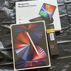 Apple iPad Pro 12.9” 5th Generation (2021 - M1 Chip) 256GB brand new sealed with keyboard & pen 