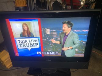 Olivia 26 inch flatscreen TV