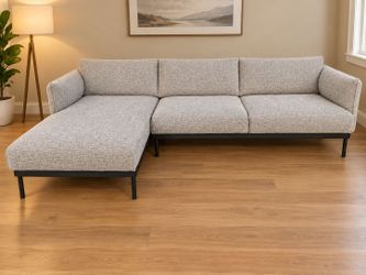 Free delivery nearby of sectional