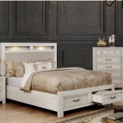 Brand  New  Bedroom  Set In Queen In Stock With To Drawer In Front Of Food Board 