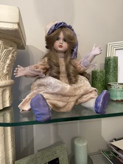 Girl Doll Collectibles 