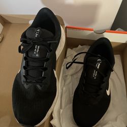 9.5 Nike Shoes 