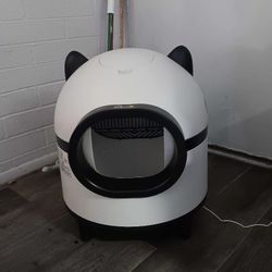 Self cleaning Cat Litter Box