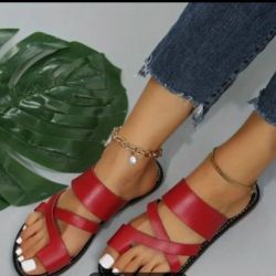 Women's Toe Loop Cross Strap Flat Sandals -11