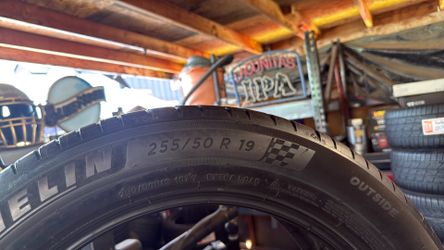 255/50/19 Michelin