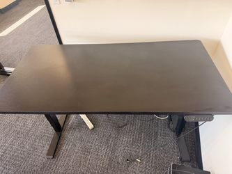 Adjustable desk/office desk