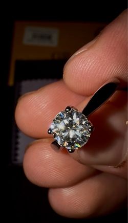 Engagement ring VVS1 1.00 carat Moissanite