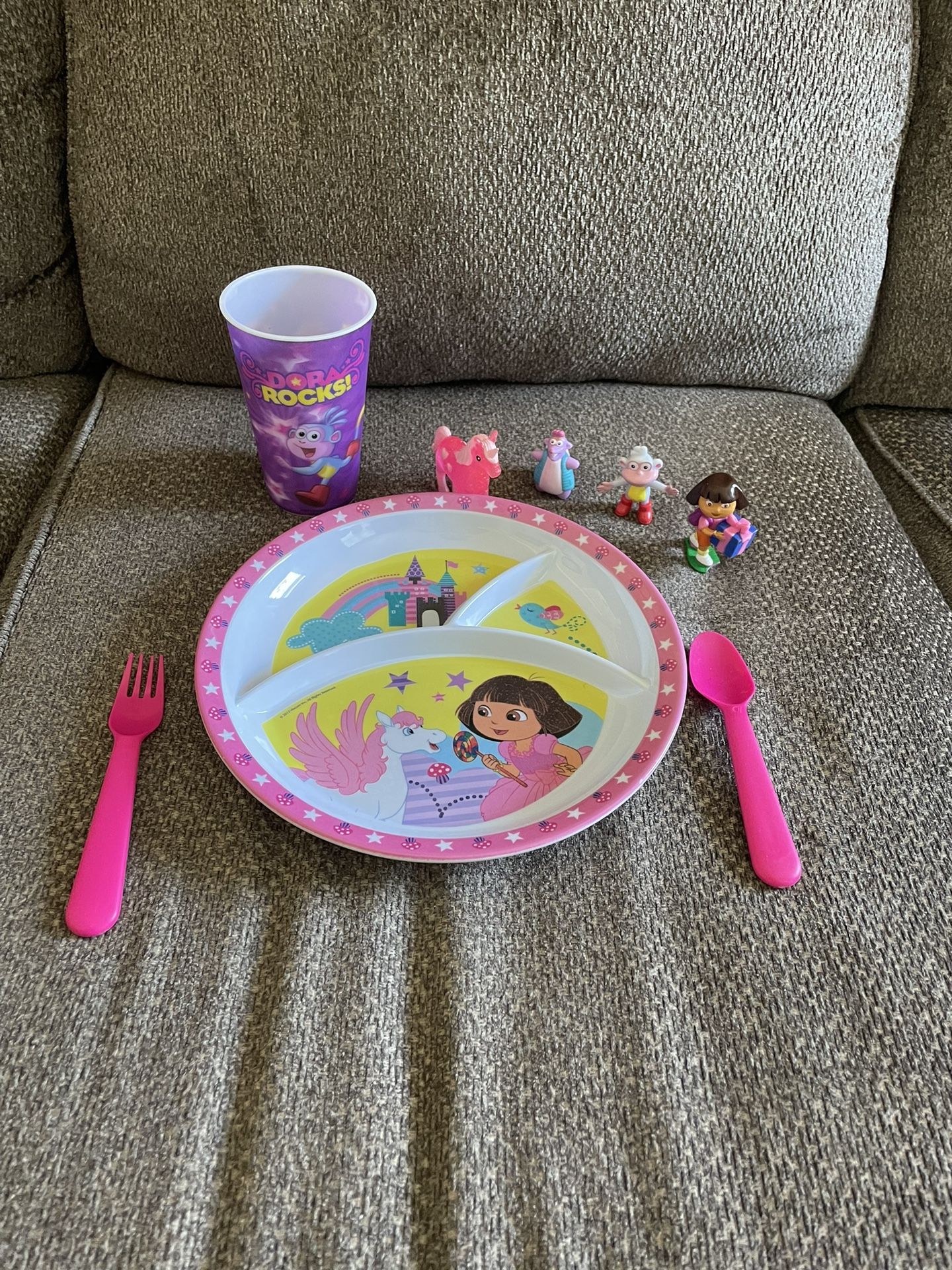 Dora dinnerware set with dora toy figures bundle set