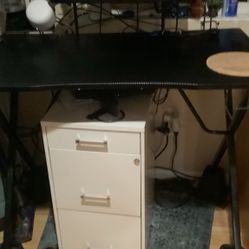 Desk, Great Condition With Extras