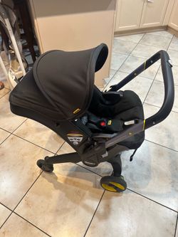 Doona Car Seat + Latch Base Travel System - Nitro Black