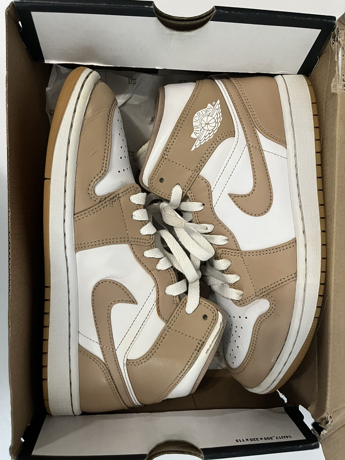 Jordan 1 Mid ‘Tan Gum’ *BEST OFFER*