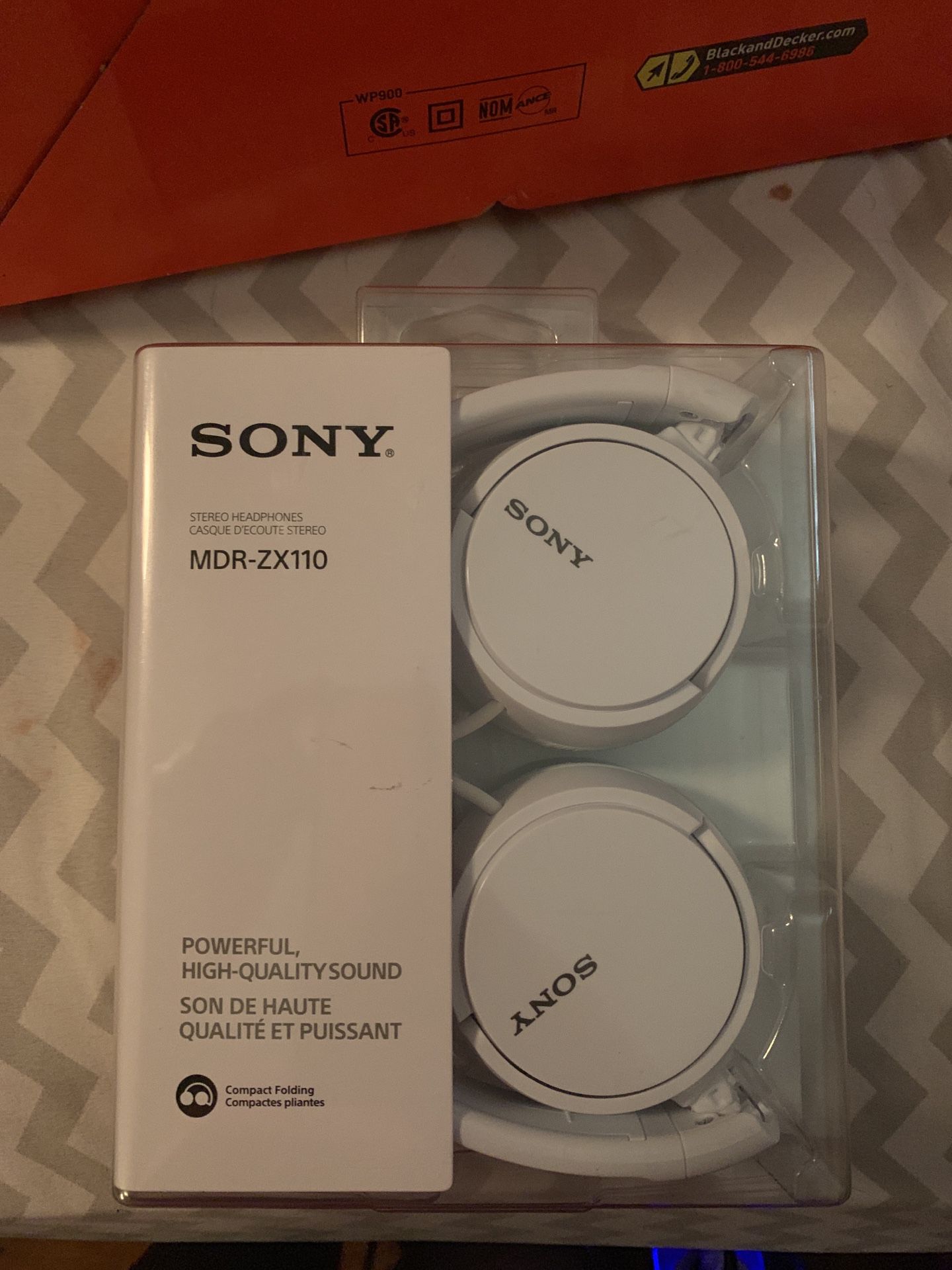 Sony headphones Brand New in box! Great Christmas Gift
