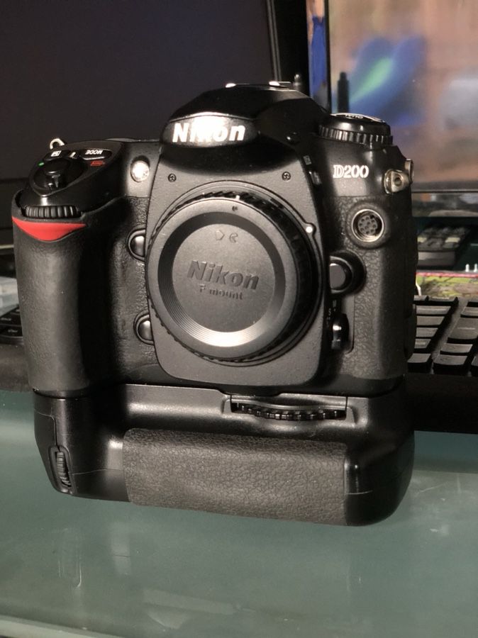Nikon d200 FX DSLR camera