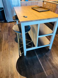 Kitchen Island With Shelves