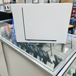 MacBook Air M2 15” Inch (Financing Available)