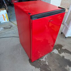 Mini fridge