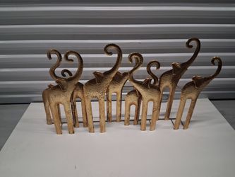 Elephants decor