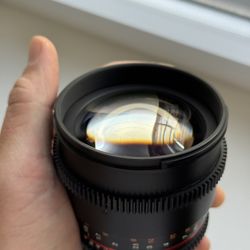 Rokinon 85 mm (Canon EF)