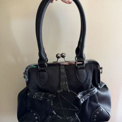 Lost Queen Purse 