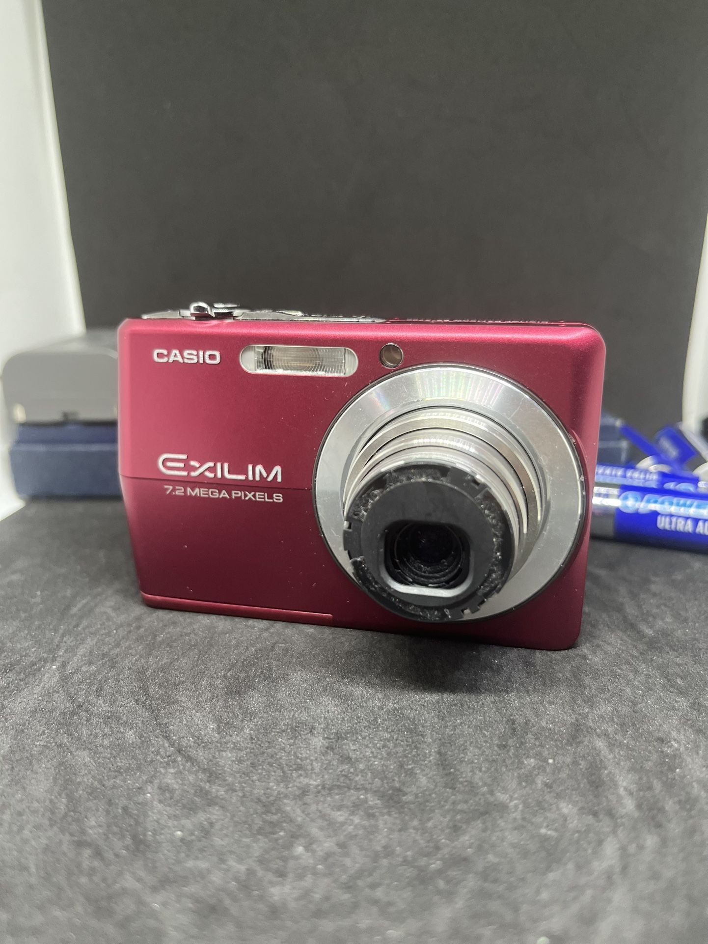 Casio EXILIM EX-Z700 7.2MP Digital Camera - Pink Red